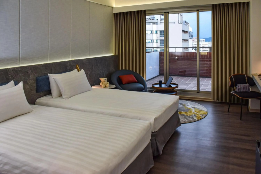Metro Hotel