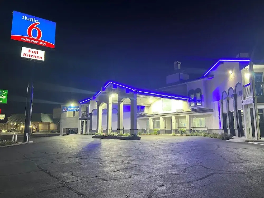 Studio 6 Tulsa OK Central