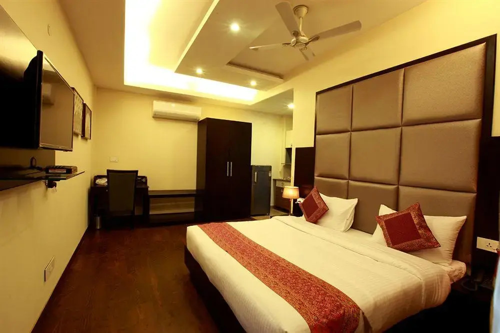 Jasola Suites And Apartments