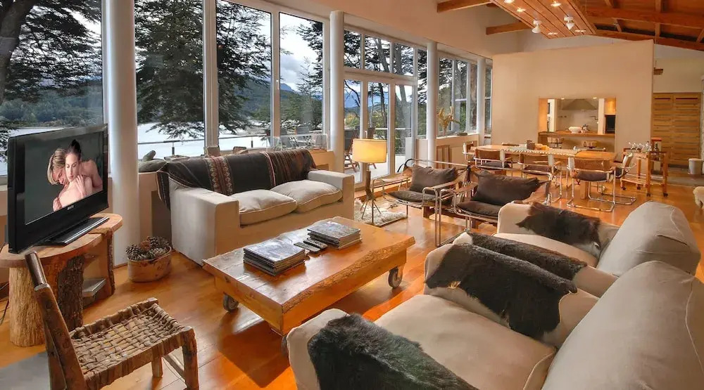 Magnificent 3Bedr Villa on the lake H47