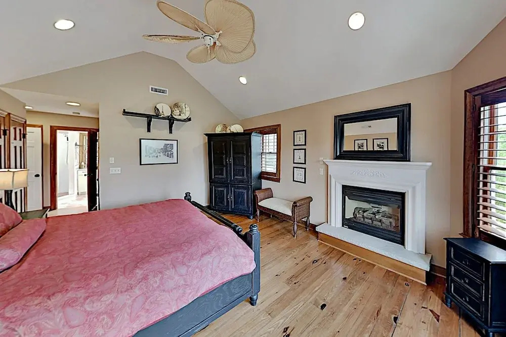 3848cott 6 Bedroom Home