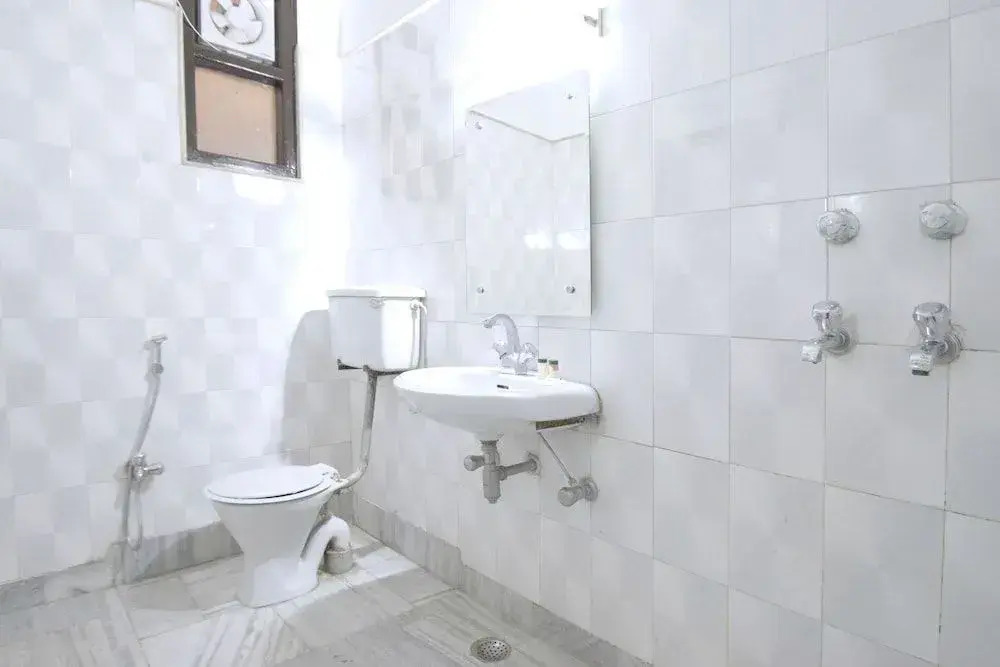 13326 Gupta Palace
