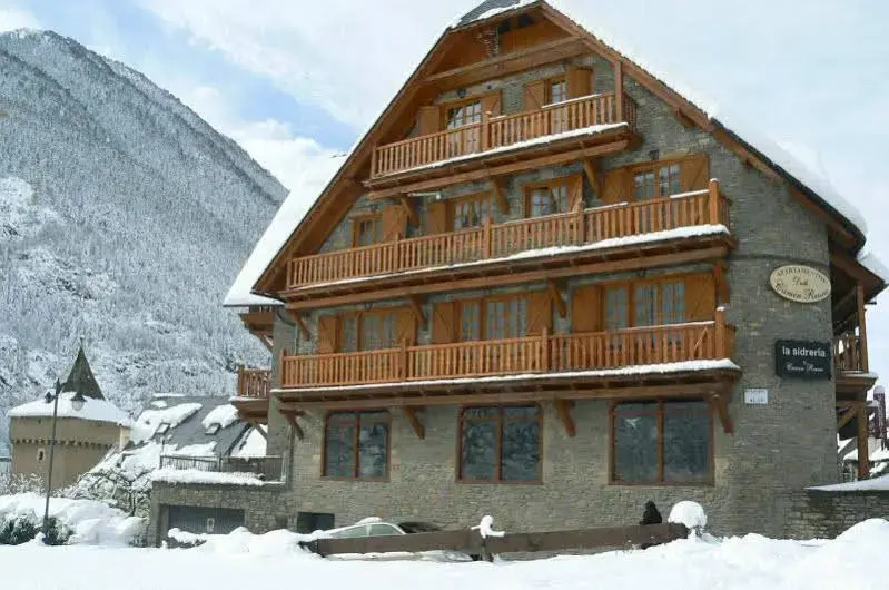 Apartamentos Deth Camin Reiau
