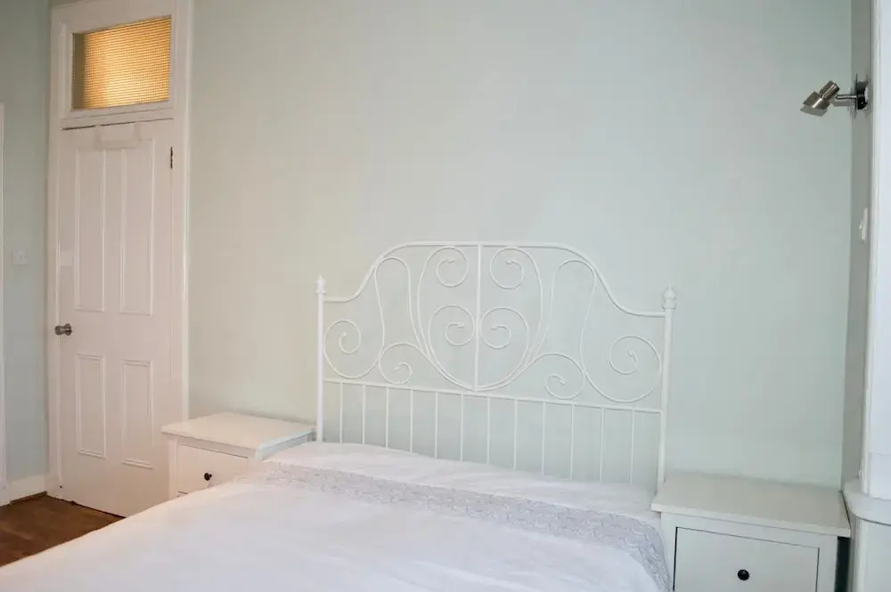Spacious 2 Bedroom Apartment in Meadowbank