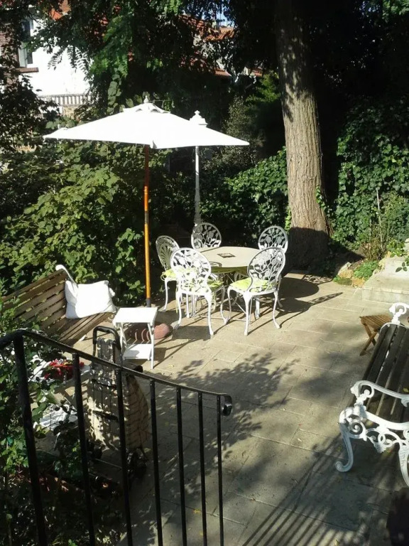 Bed  Breakfast La Campagne a Paris