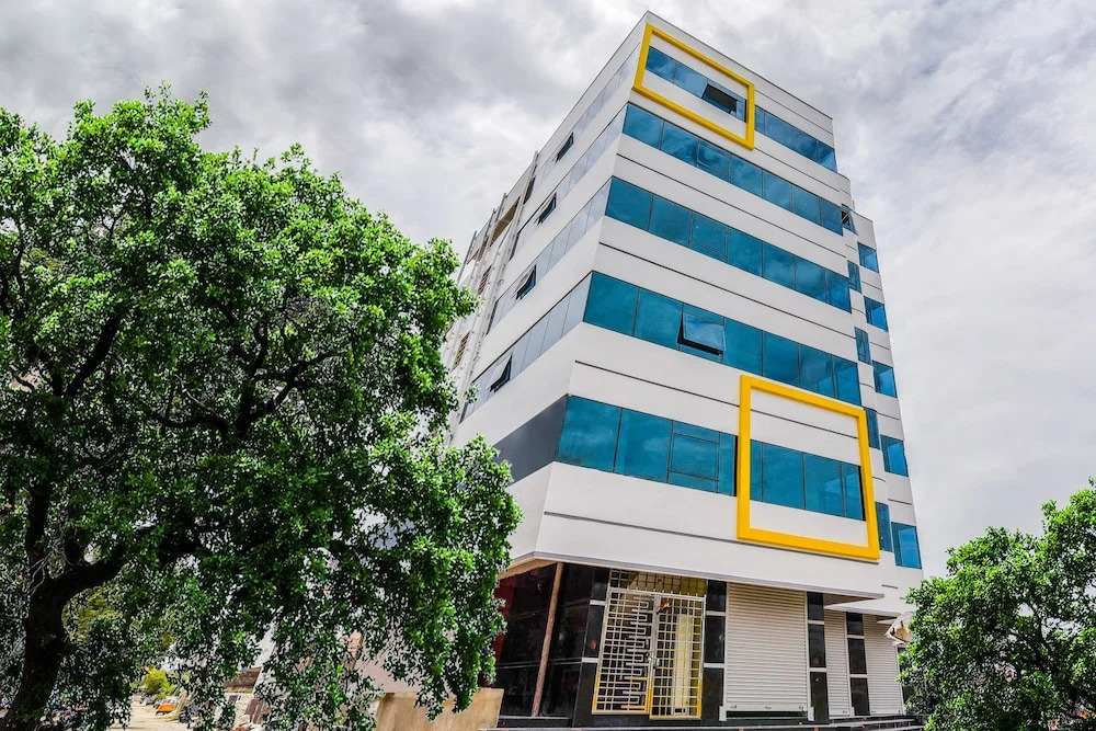 Raajas Grand by OYO Rooms