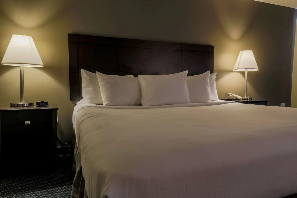 AmericInn by Wyndham Lincoln South