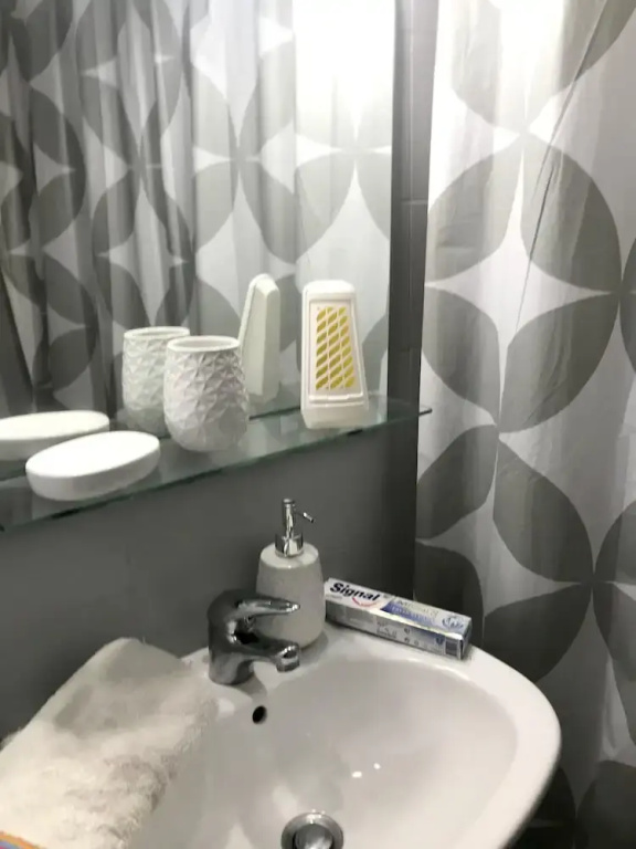Studio In Nice With Balcony And Wifi 20 M From The Beach