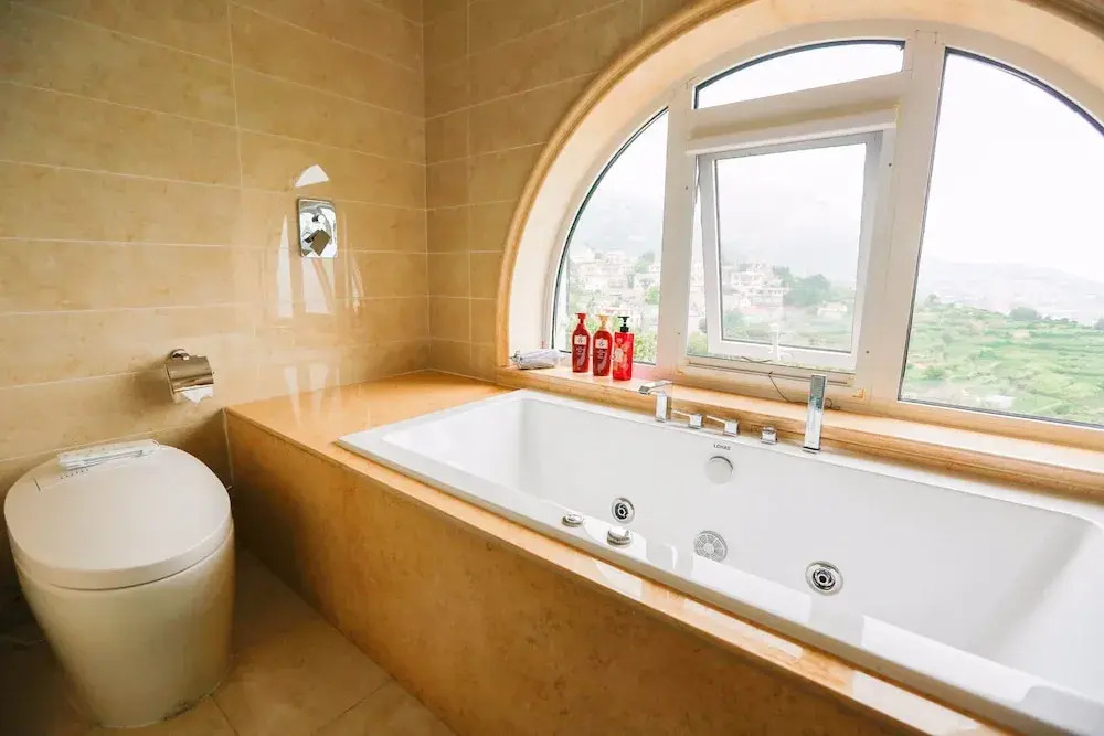 Qingdao Lohas Home Hotel