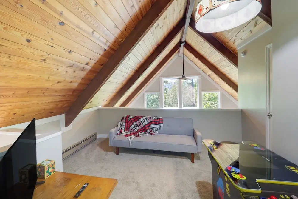 Wooded Retreat w/ Decks & Views in Beech Mountain!