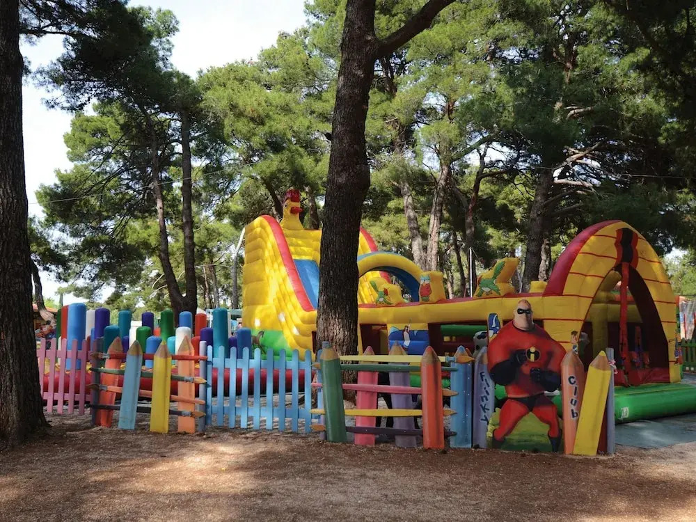 Carefully Furnished Bungalow With 2 Bathrooms, 7km From Pula