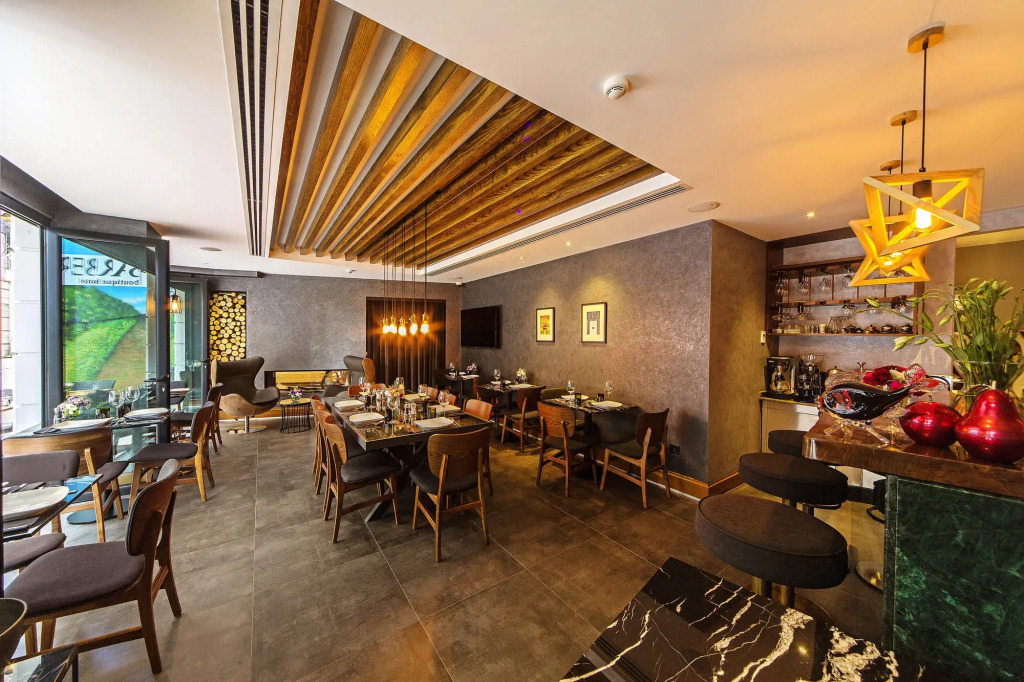 Barbera Hotel