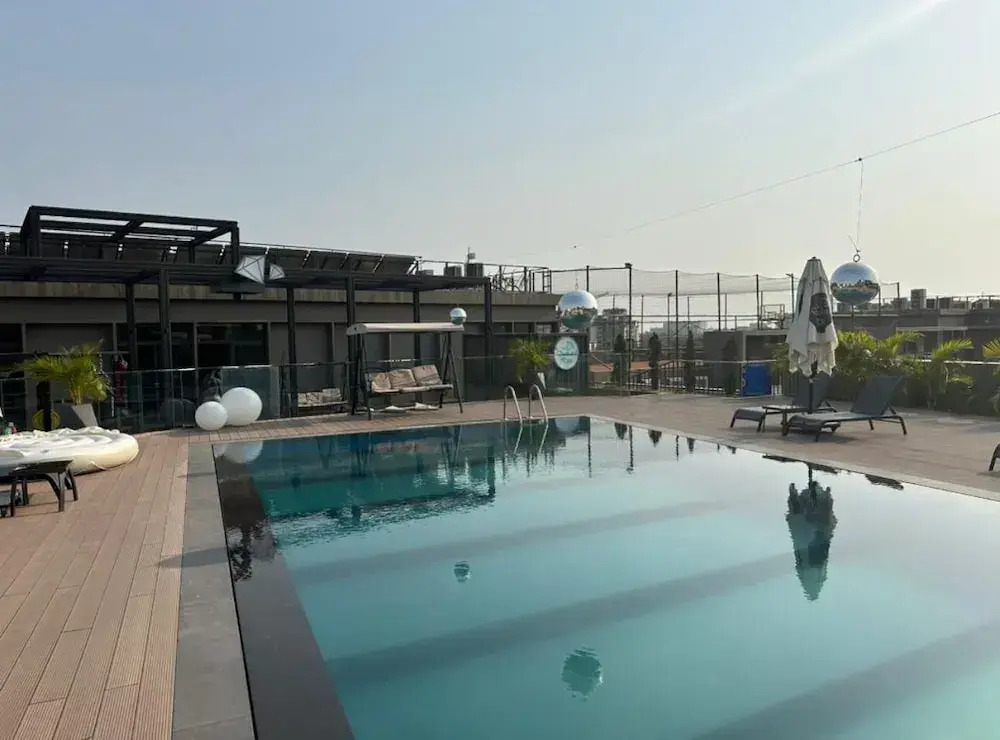 Elite Luxury Suites at The Diamond in City