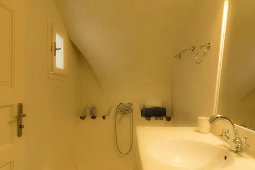 Linos Suites