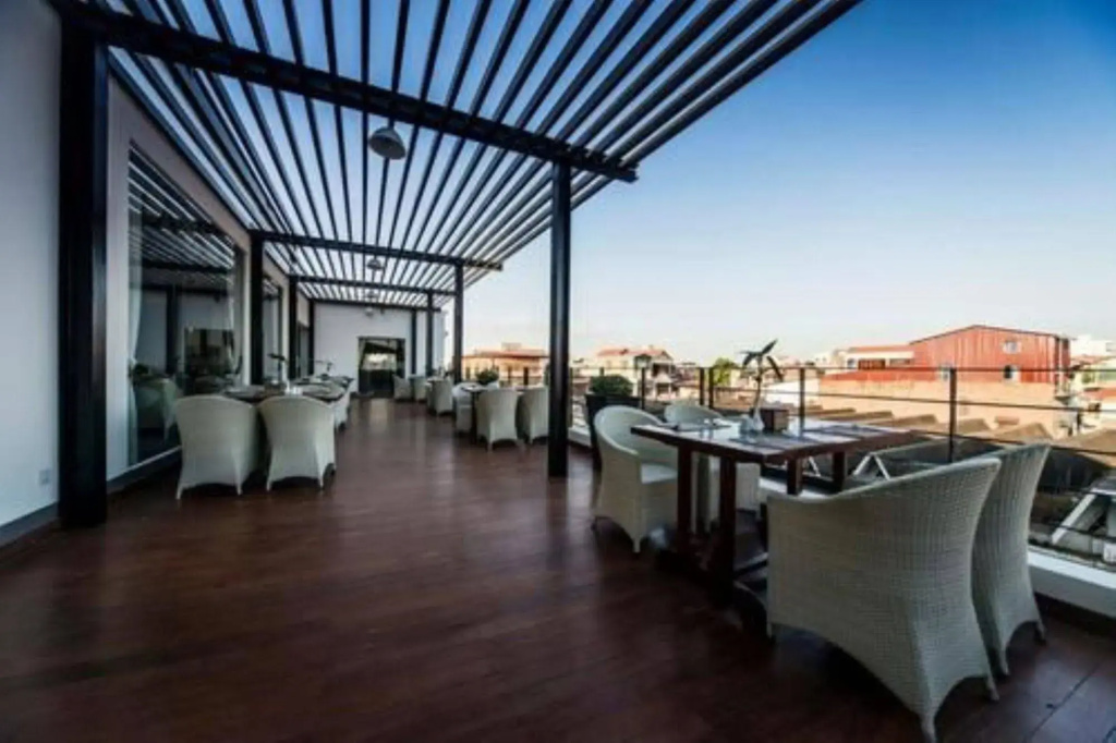 Altos Hotel