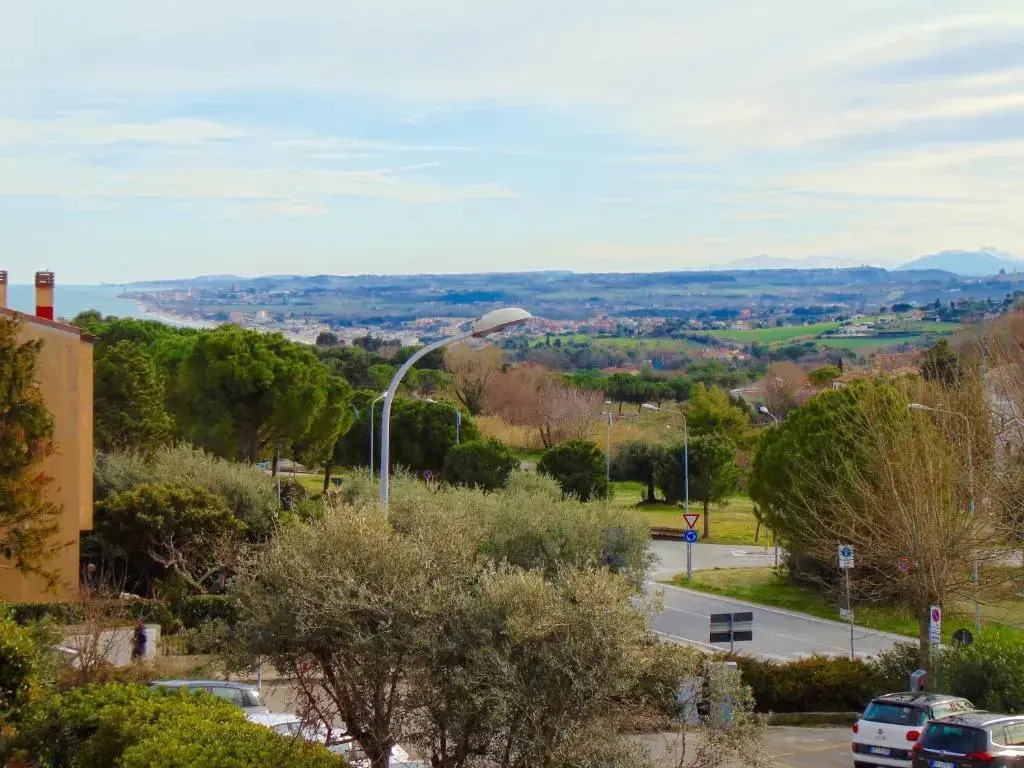 S220 - Sirolo, Trilocale in Centro Con Terrazzo
