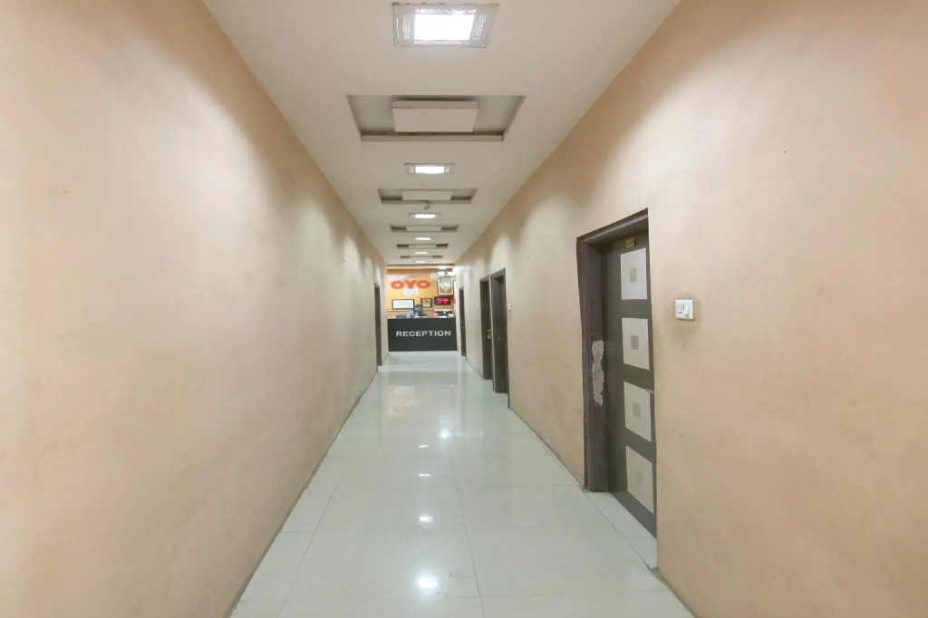 OYO Flagship 26160 Hotel Multi Star