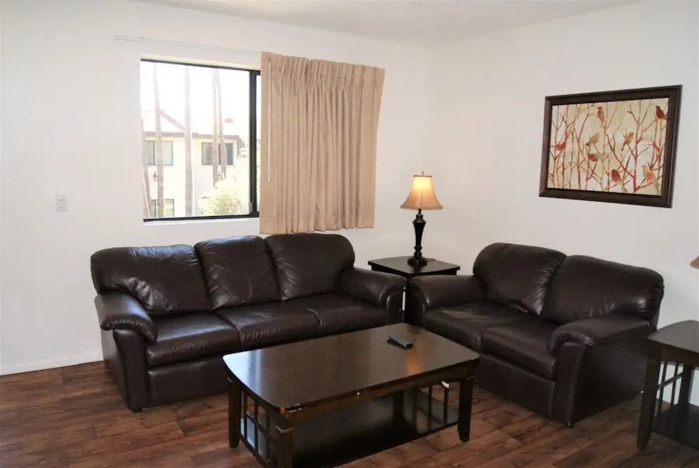 223-Fully Furnished with WiFi by RedAwning