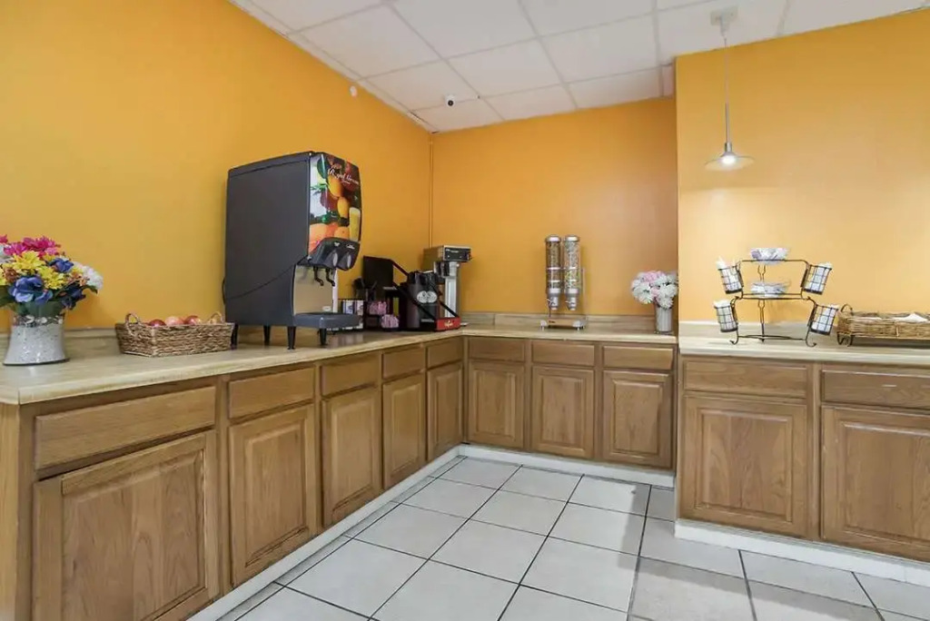 Americas Best Value Inn Tulsa I-44