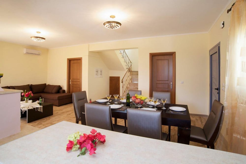 Sunrise Villa With 3 Bedrooms and 3 Bathrooms