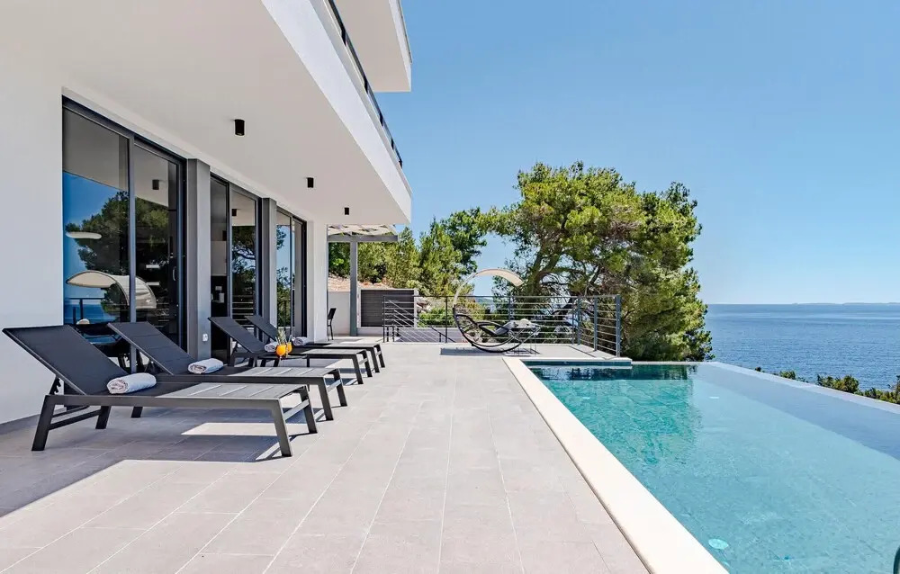 Awesome Home In Blato