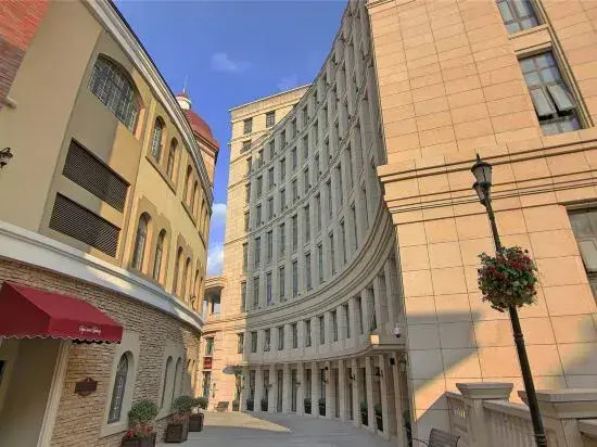 Qingdao Lubang Aijia Apartment (Lubang Customs Street Shop)