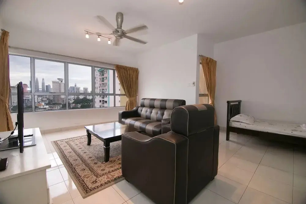 Comfy 3BR Home With Klcc View