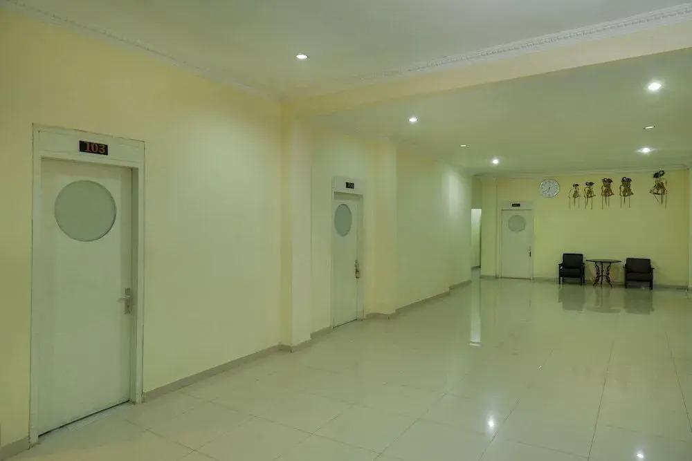 RedDoorz @ Hotel Citra Indah