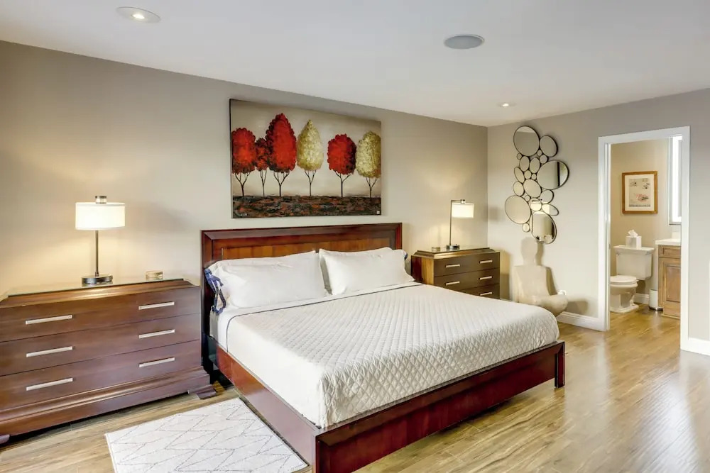 Dtwn Palm Springs Condo: Bbq, Pool, Fire Pit, Etc!