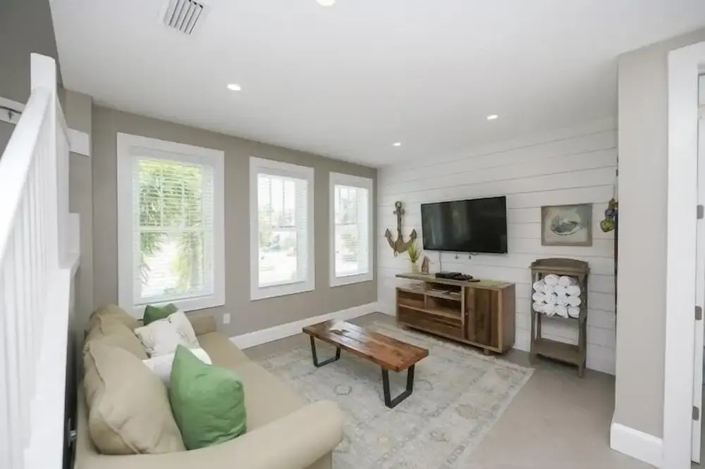 Sunset Surf 2201 Ave C 6 Bedroom Home by RedAwning