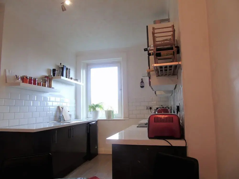 Snug - Krayr Apartment