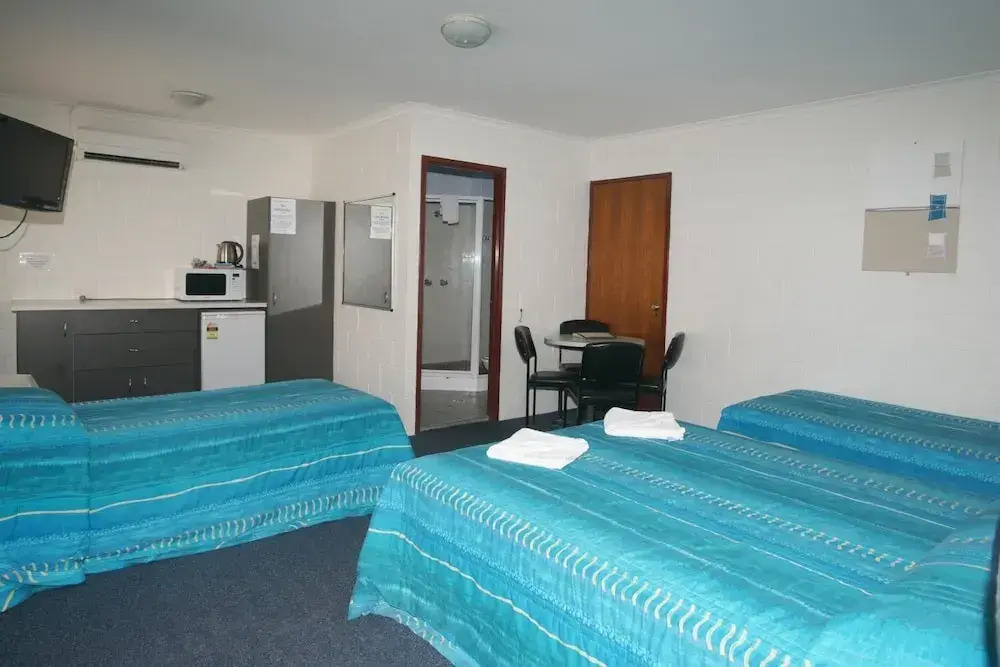Cedar Lodge Motel