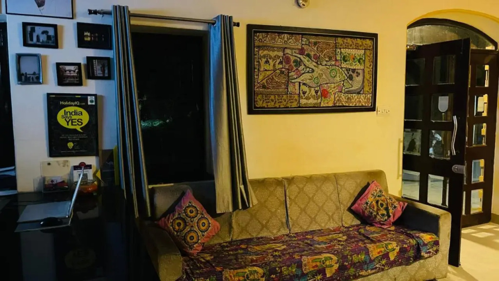 ADB Rooms Hotel Vallabh Darshan