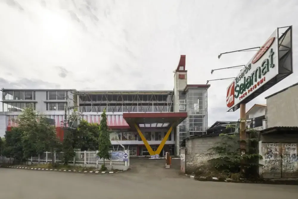 Capital O 1973 Guest House Toserba Selamat Syariah Pelabuhan Ratu