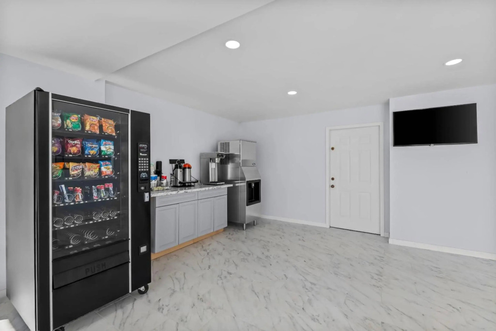 Suburban Studios Newport News - Hampton