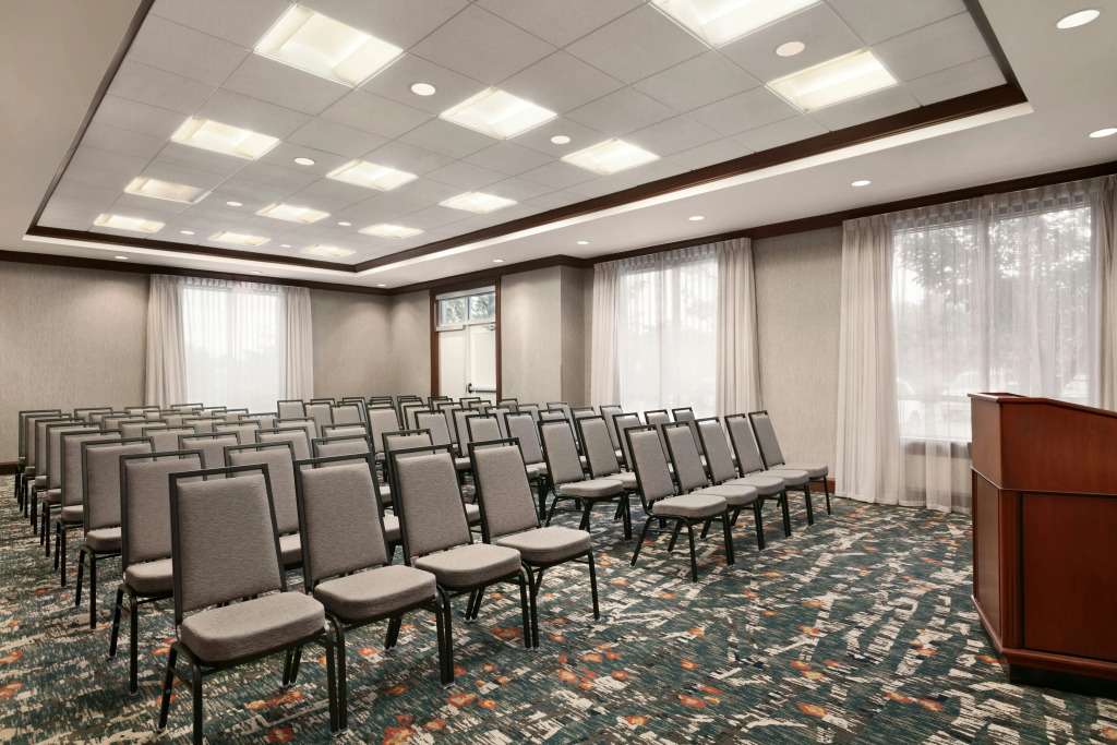 Hampton Inn & Suites Washington-Dulles International Airport