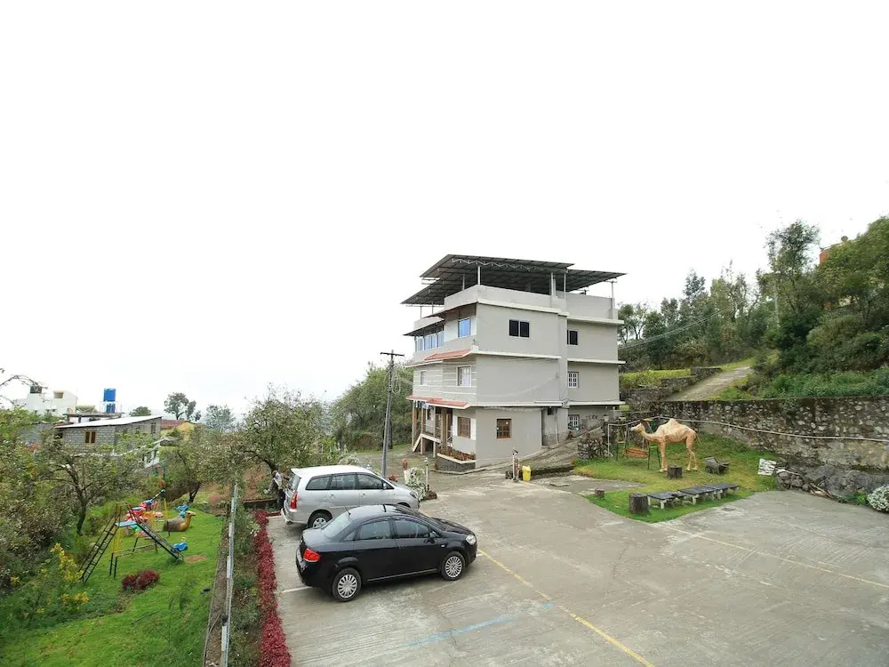 Oyo 11719 Hotel Sierra