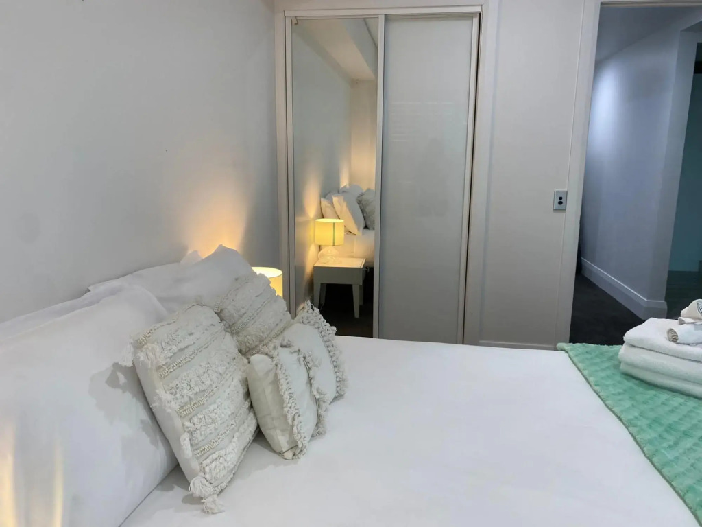 Spacious 2br Ocean Front View - Free Parking