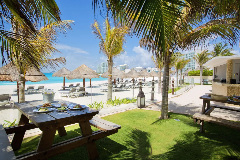 Altitude at Krystal Grand Cancun - All Inclusive