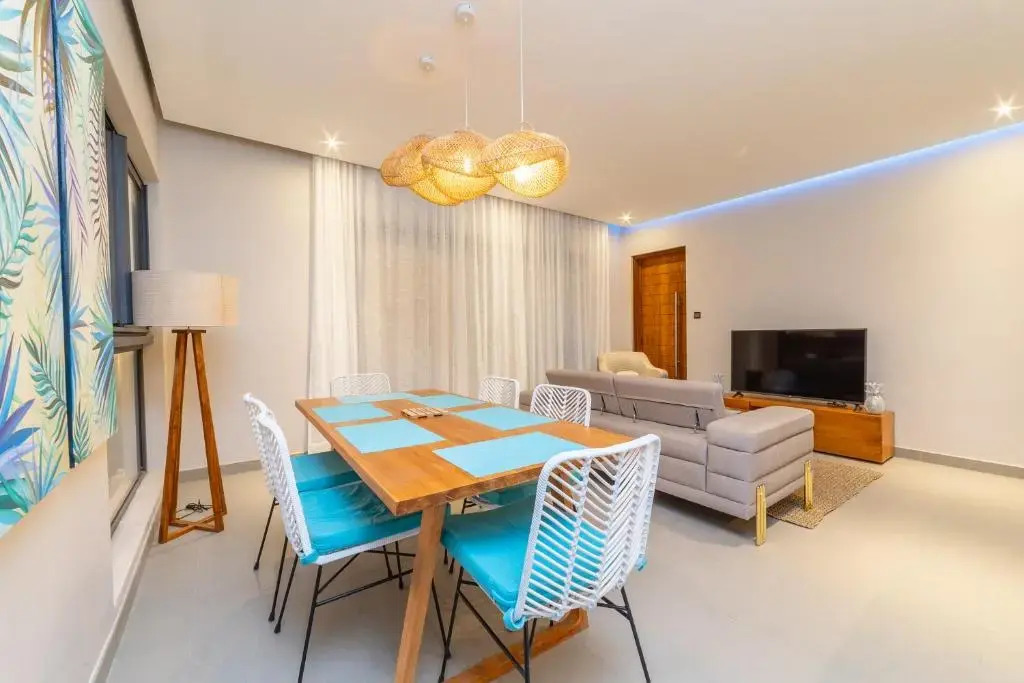 Penthouse 13 - One Bay Residence with private rooftop terrace and dip in pool