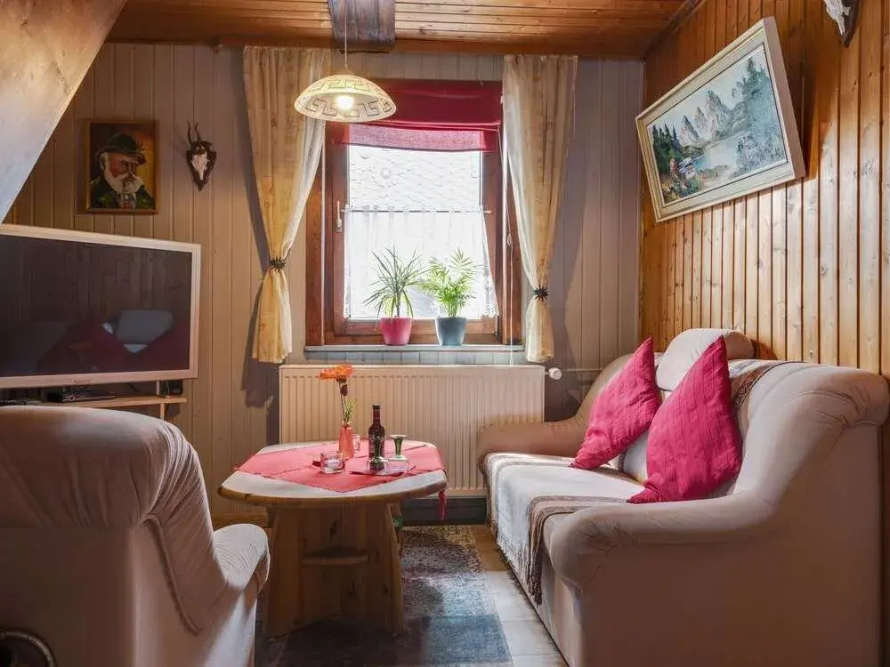Rustic Holiday Home With Balcony