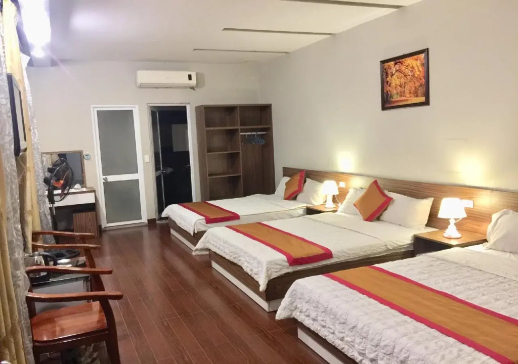 Holiday Hotel