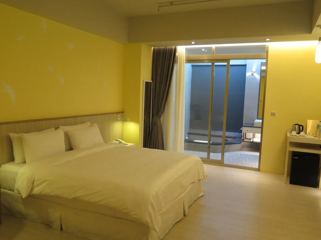 No. 9 Hotel