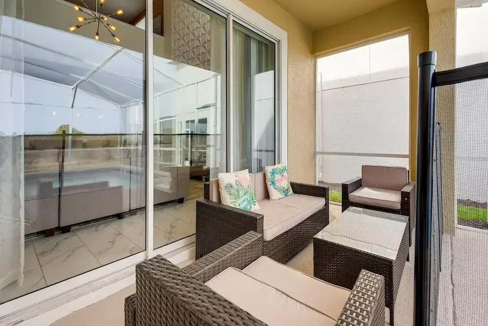 8923 CC - Fabulous 5BR Single Family: Sleeps 12 - Private Pool -