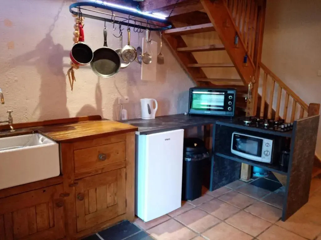 character breton cottage