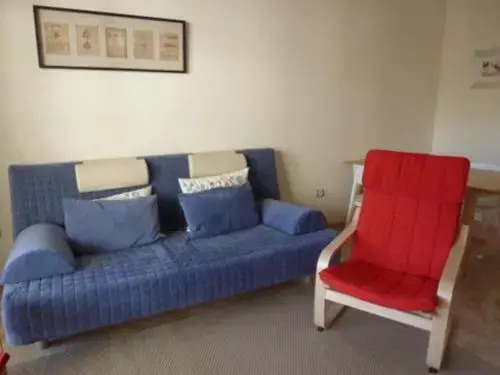 2010-Superb apt 2 bedrooms in complex with pool