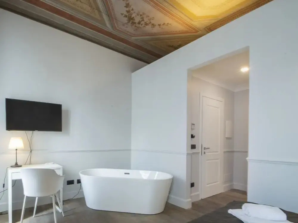 Gemini Suites Navona