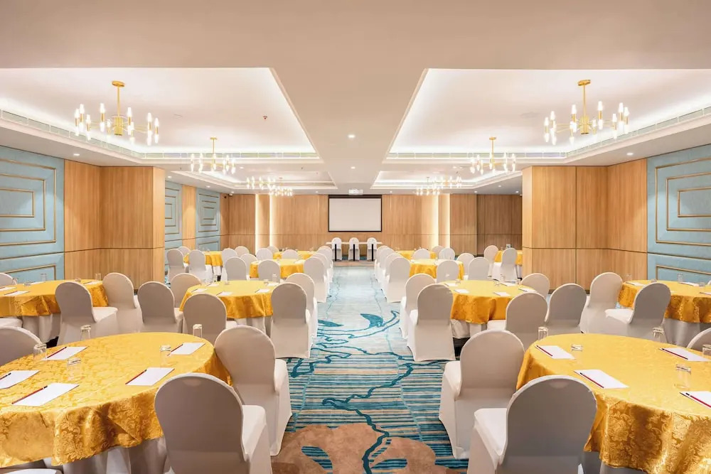 Park Inn & Suites by Radisson Thrissur East Fort