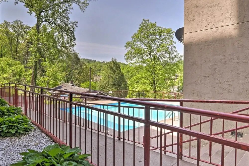 Walk Downtown! Gatlinburg Condo w/ Patio & Pool