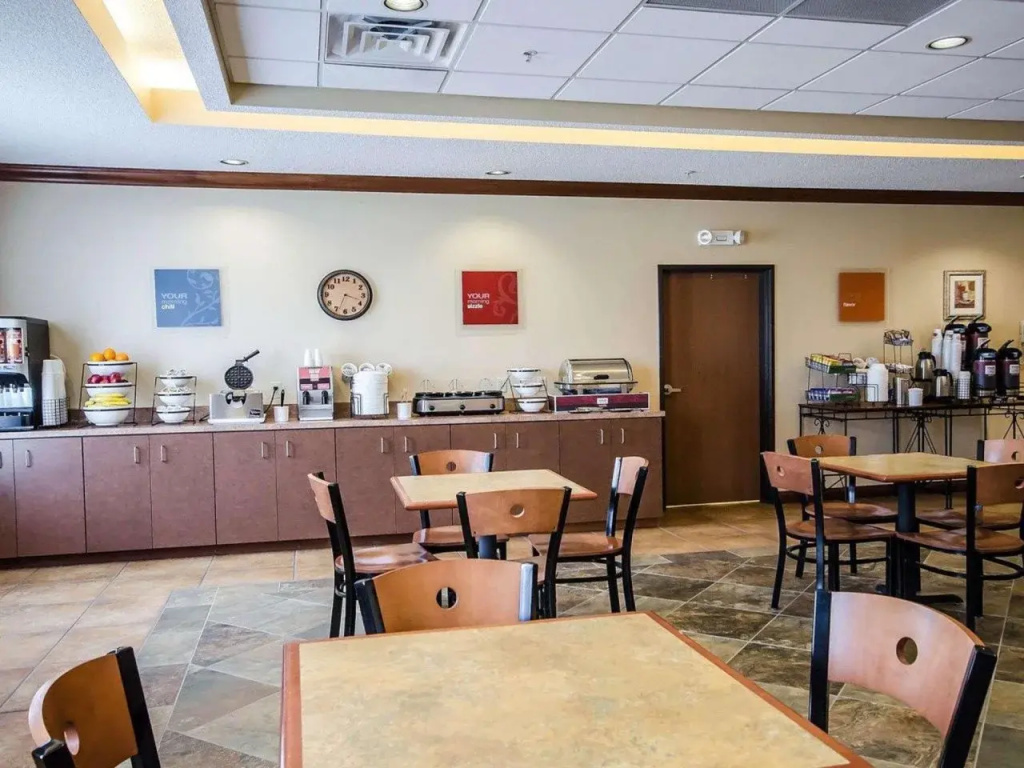 Quality Inn & Suites near Owensboro & Holiday World GOLD AWARD WINNER